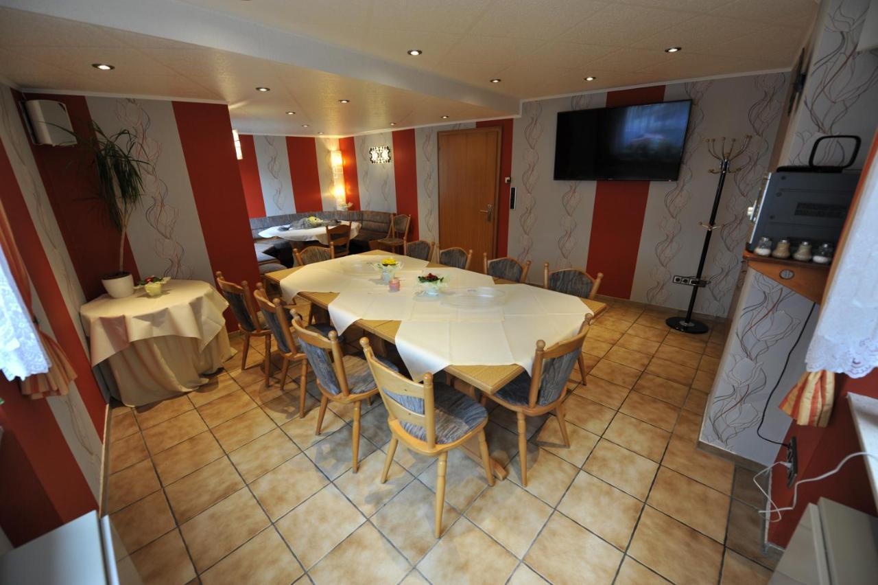 Hotel-Restaurant Ehses Цельтинген-Рахтиг Экстерьер фото