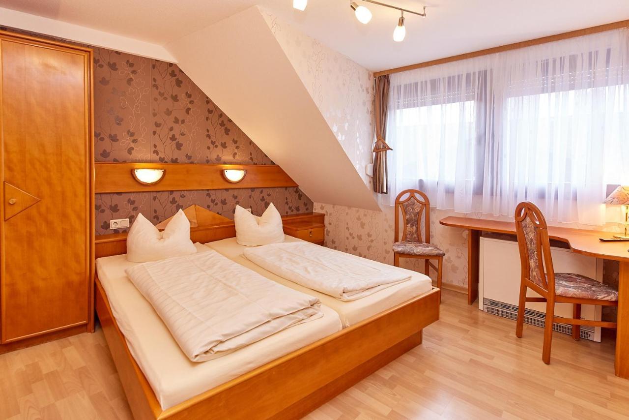 Hotel-Restaurant Ehses Цельтинген-Рахтиг Экстерьер фото