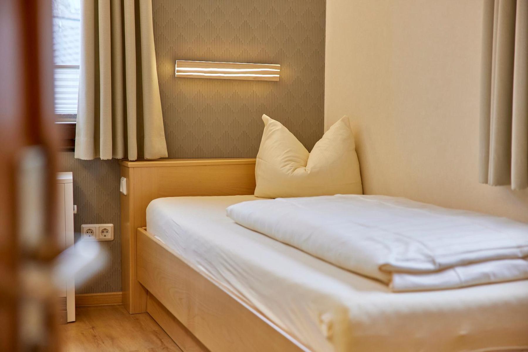 Hotel-Restaurant Ehses Цельтинген-Рахтиг Экстерьер фото